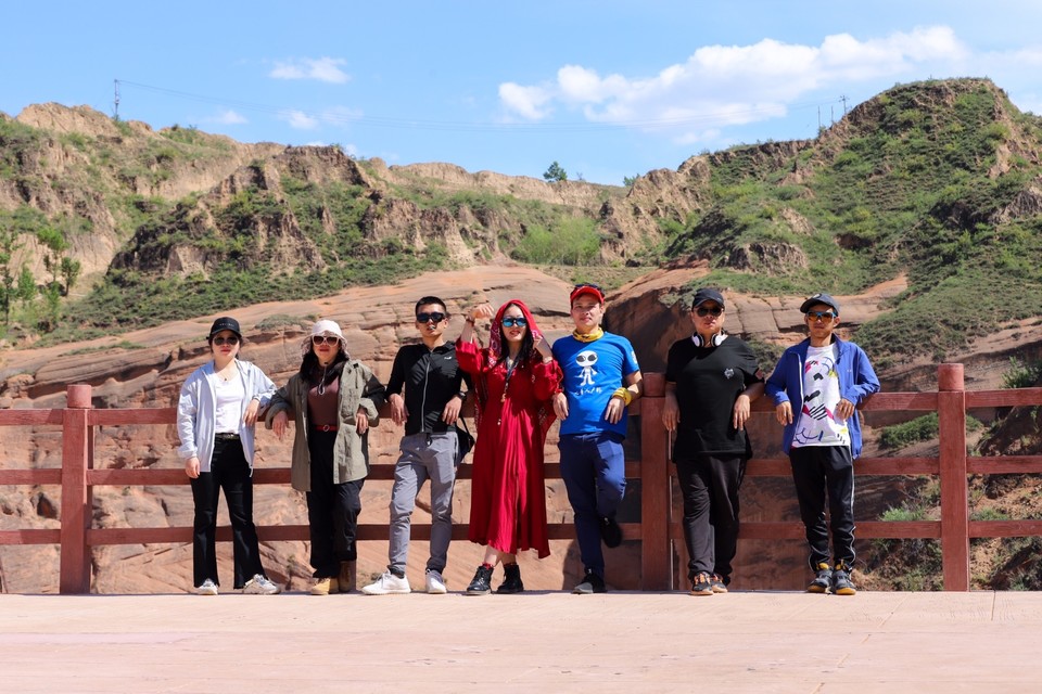 C77BE5D1-61D2-40EF-B939-1FA1E8CE0355