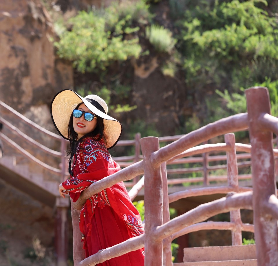 824885F7-E585-468C-909B-0FE5BA6F3D25