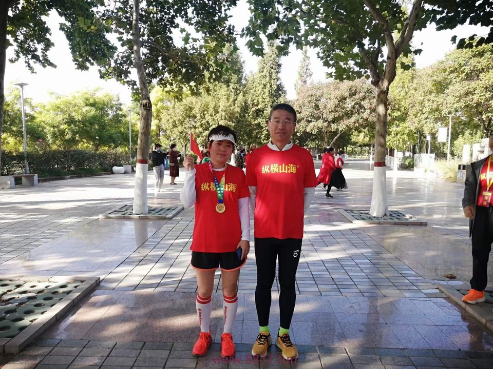 LH518B0EvYKj2NWCfaXWZ0dd5G5_J9IDHiuZ6fUJNjQQCWr_nG8NxWFbLzIp6i9S