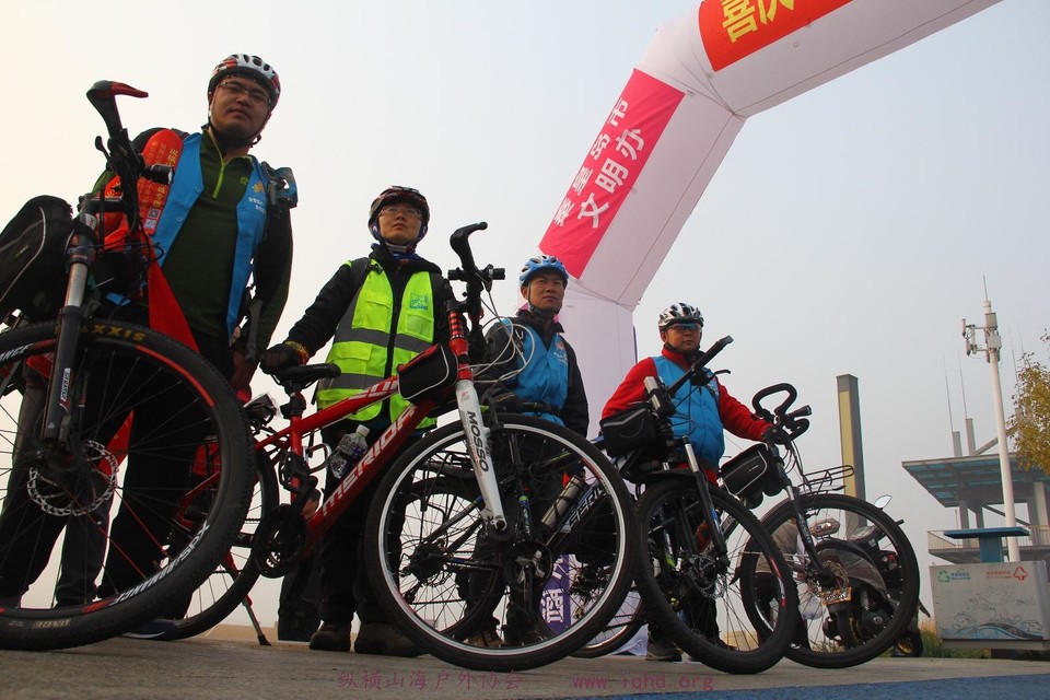 5E70C749-E84D-45BE-BA14-16B4BC9F0841