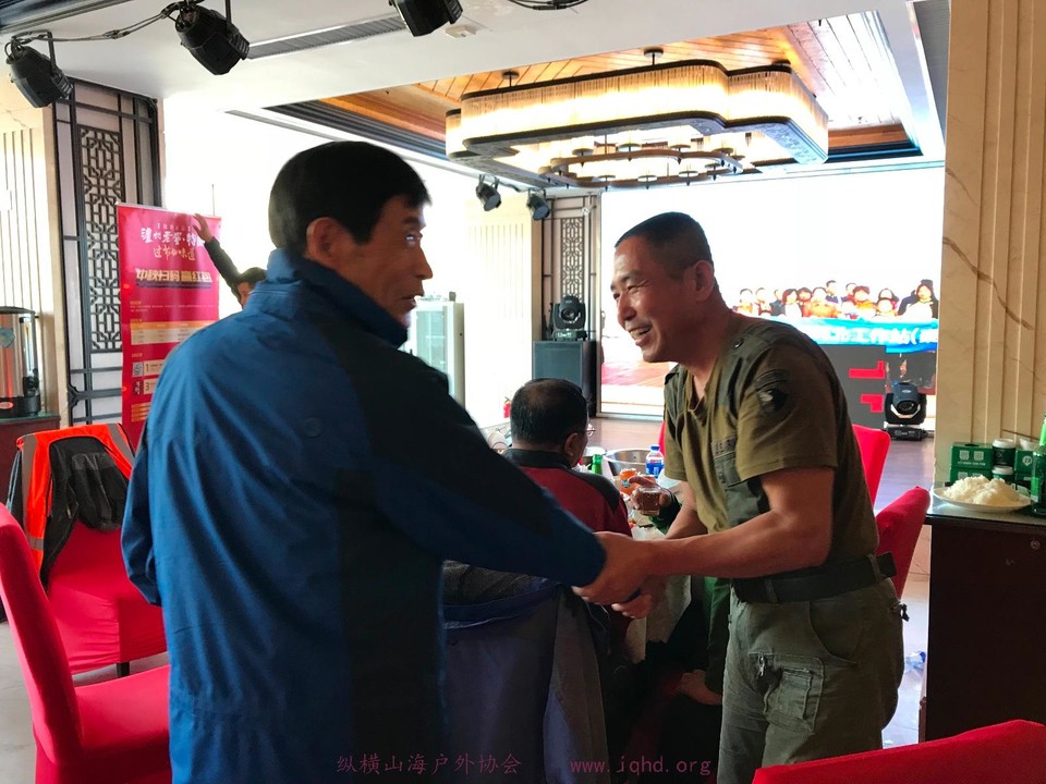 7BA50BEA-C897-4260-9B82-459CED1B88C1