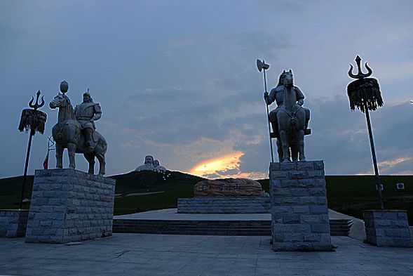 霍林郭勒 <wbr>可汗山