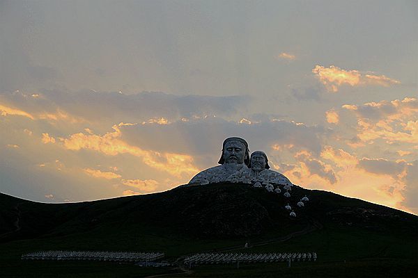 霍林郭勒 <wbr>可汗山