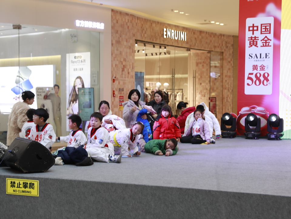 da6be04acdc8c8ff26a7816f1a442bb