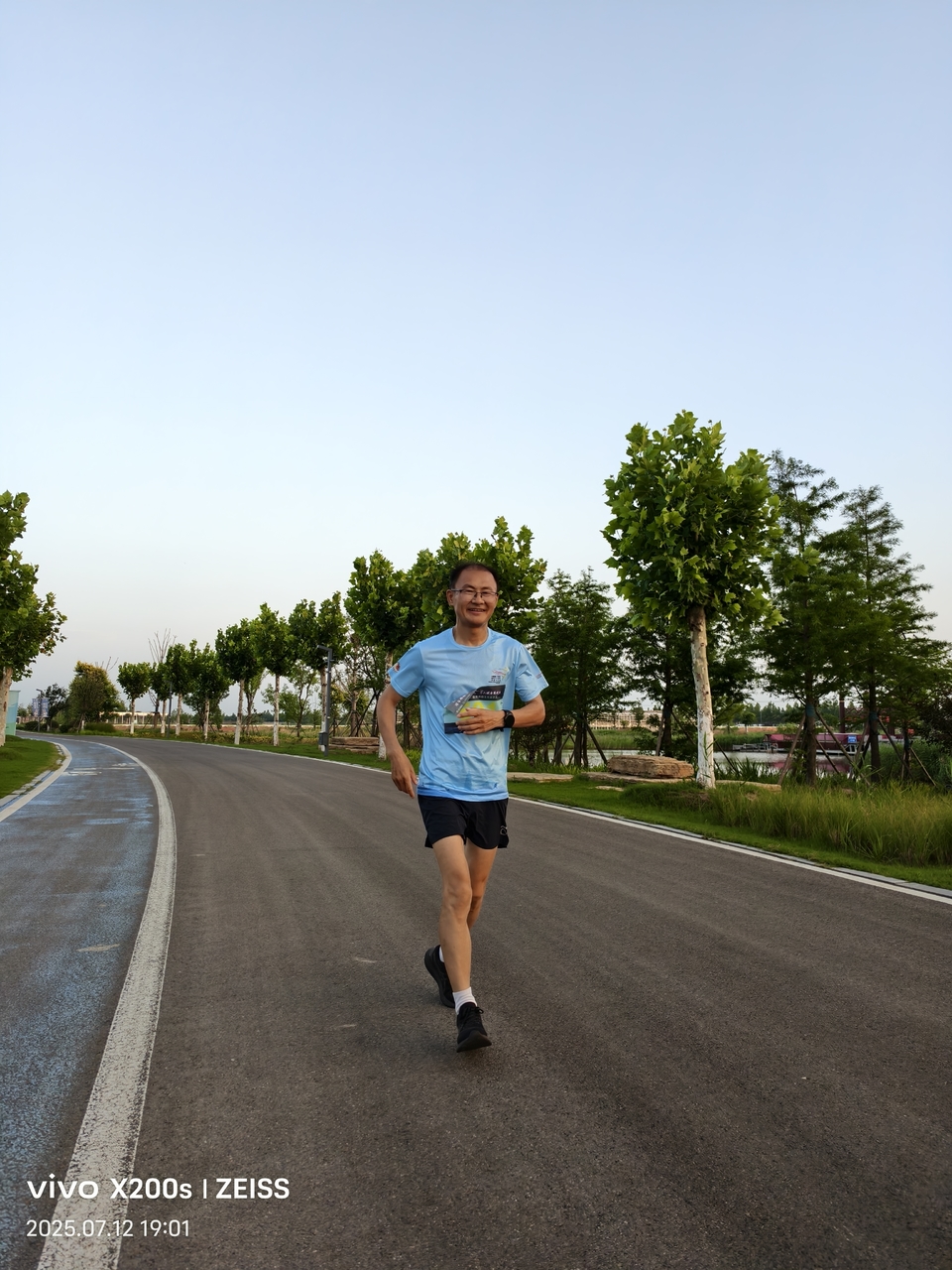 8c457f4b6e19254daabc4e6636396133