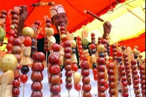 元宵节去哪耍？看杂技赏花灯， 逛庙会品美食，年味十足