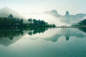 天青色等烟雨，我在浙里等你……