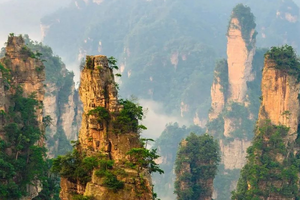 4.11-4.20 漫游湘西 邂逅诗意山水丨张家界、天门山、芙蓉镇、凤凰古城、秘境边城、湘西深度10日游！