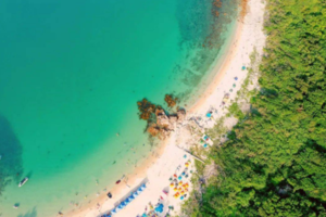 【小三门岛露营2天，广佛出发】海岛隐藏玩法：避世玻璃海玩水，体验一回渔夫生活，坐船才能到达星空营地