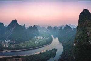 【阳朔深度游+黄姚古镇2天，广州出发】徒步漓江，登相公山，行摄遇龙河古桥，体验手撑竹筏，骑行十里画廊，2天2晚