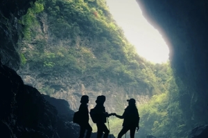 【全景湖北恩施5日】幽峡秘境，行走恩施5天4晚，探秘绿野仙踪、楚天绝壁、世外鹿院坪