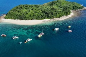 【海南5天，广佛出发】万宁石梅湾，日月湾，加井岛，三亚亚龙湾，大东海，蜈支洲岛，椰梦长廊，湛江菠萝的海！