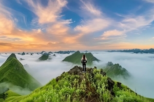 【徒步广西4天3晚，高铁出行】每周四出发：剑龙山--浩坤湖--天坑地心之旅徒步穿越