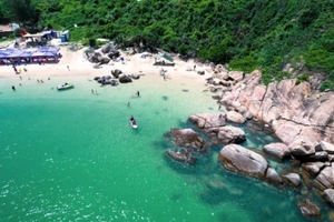 【盐洲岛+情人湾2天，广佛出发】未开发小岛情人湾浮潜，海上划桨板，盐洲岛滩涂赶海，彩石滩旅拍，住准四海景公寓