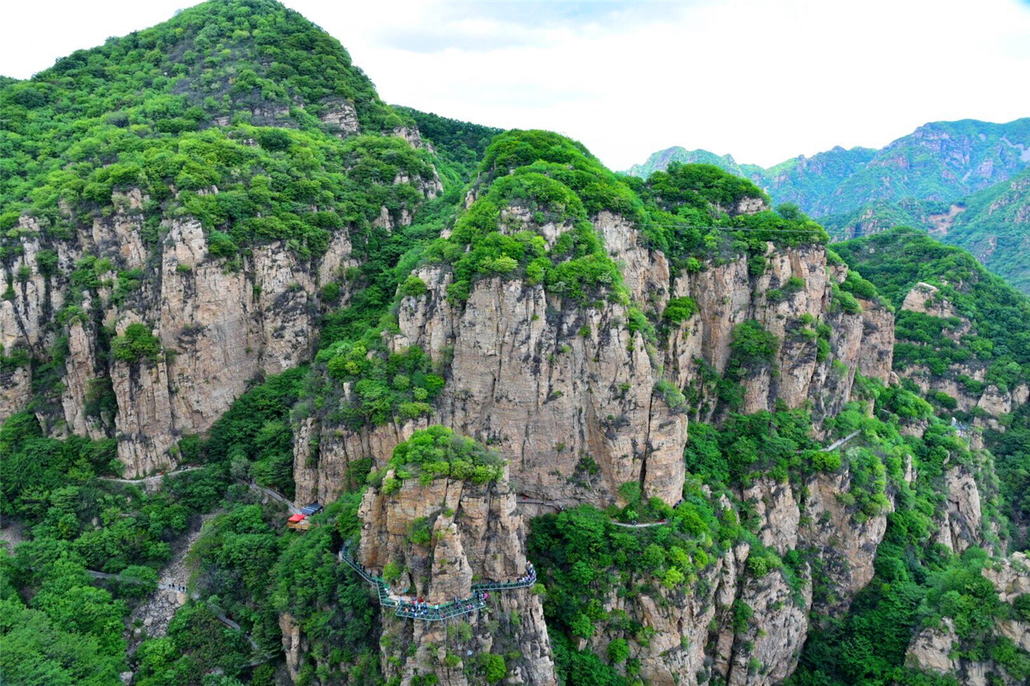 当地游首页>北京>一日游>北京平谷天云山旅游风景区位于北京市平谷区