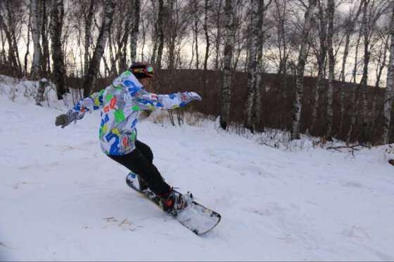 【玉龙湾滑雪场】★一价全含★ 全天不限时滑雪 体验白色鸦片的激情滑雪