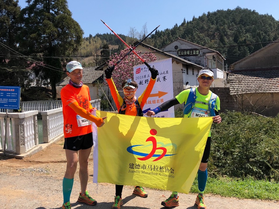 EC42D94B-DDDE-442C-B3BC-980CF292462E