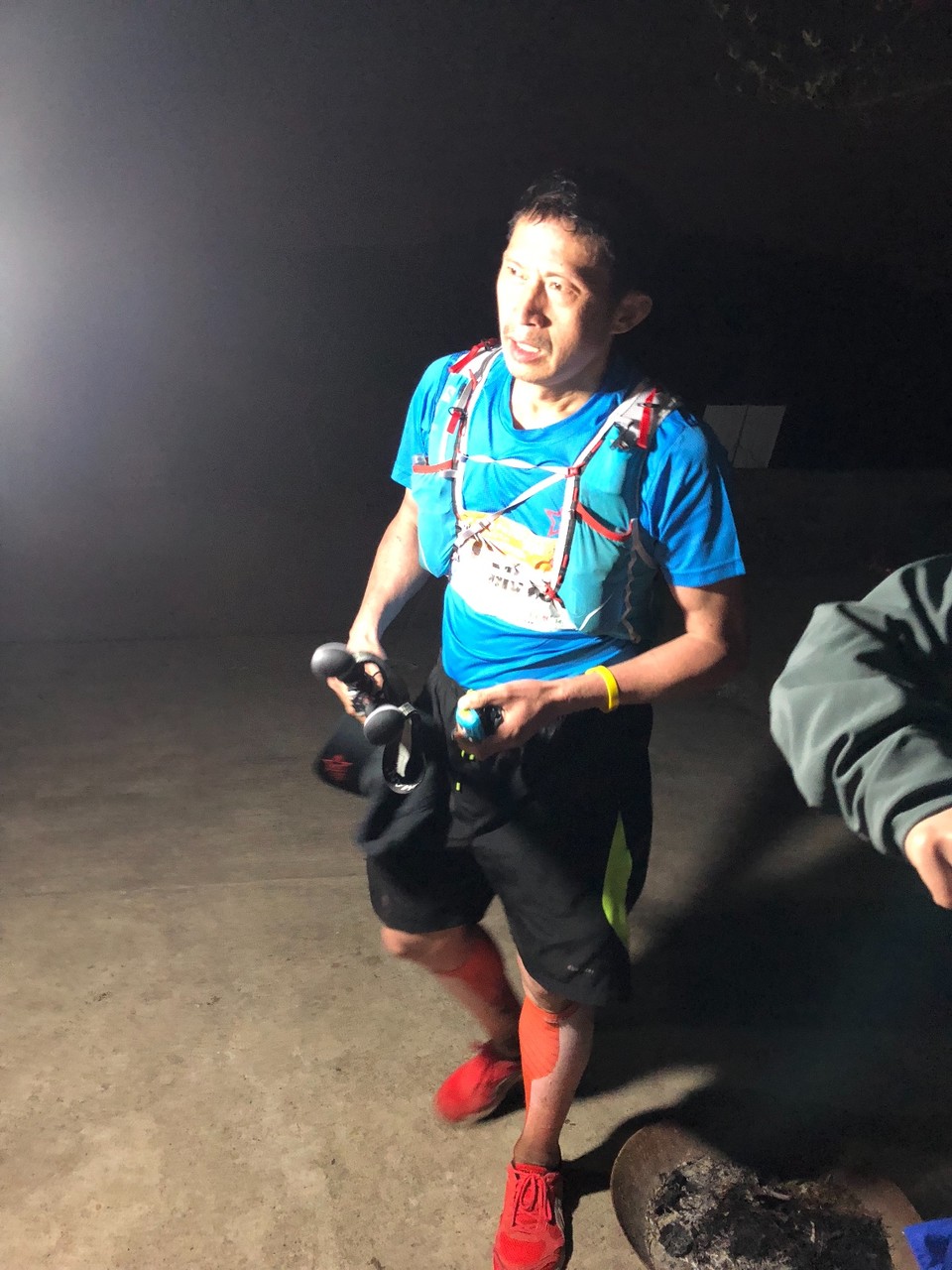 6948DA10-1A59-4F61-B444-E7C7BC713B44