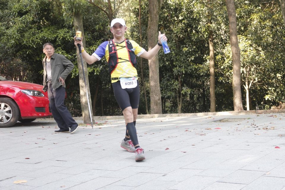 C75EE371-CFE5-4B02-867F-34F58994D4AD_big