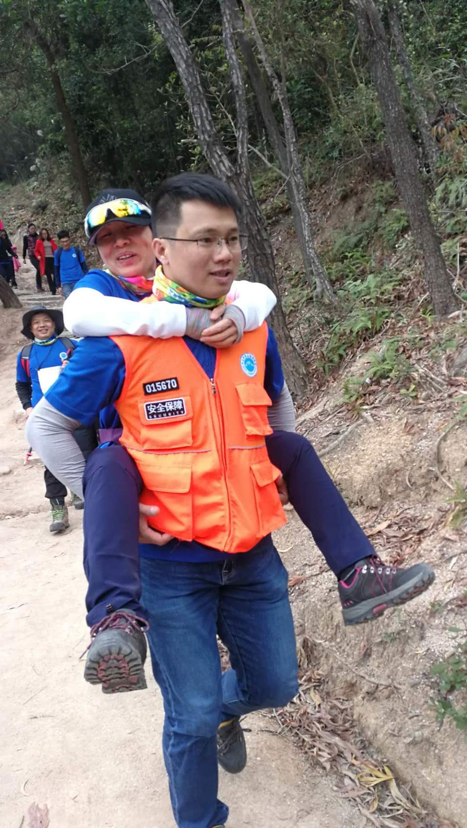 L-UC1K_eip88Ctn4FtgYJlaBu4dmsk4EhF8ooCI3SXNvJsNQU2YcSJsgZFmA6Axp