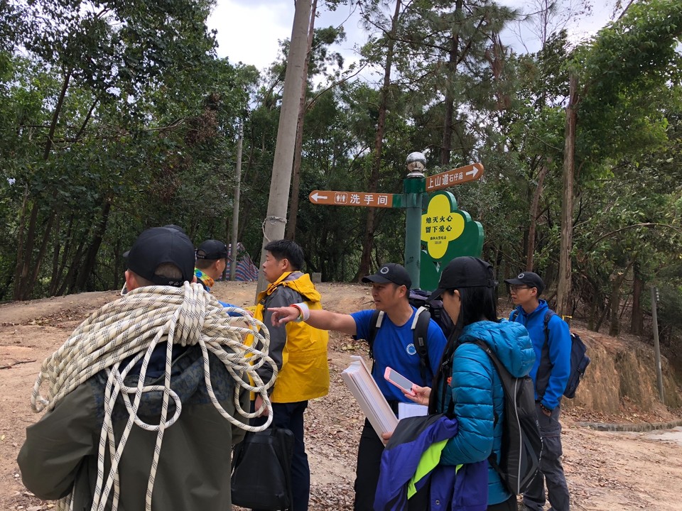 23962563-3F78-4132-B5A4-15A9568BC33F