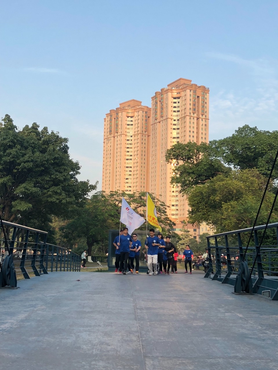 A87EFB9B-DC9D-451F-BA59-5CAE2988DB87