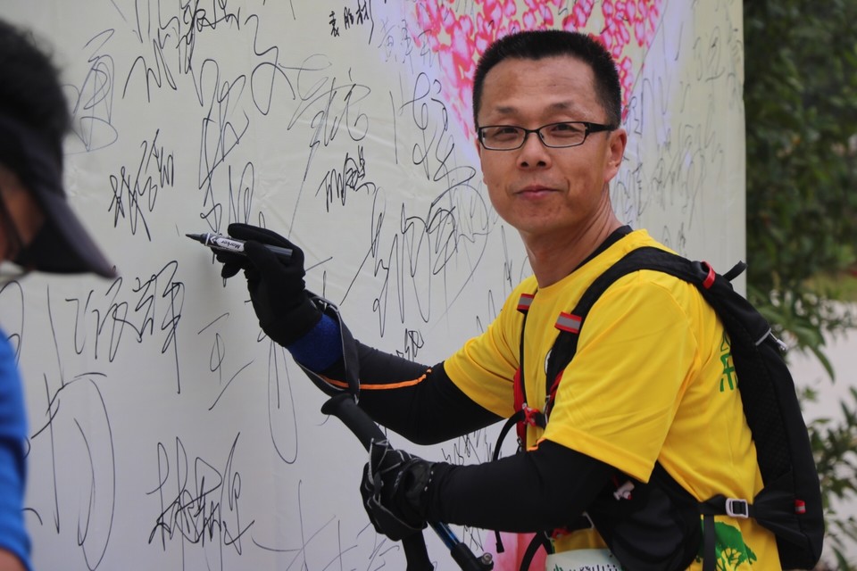 5D497924-951C-4F73-8362-0B2B6E814A98