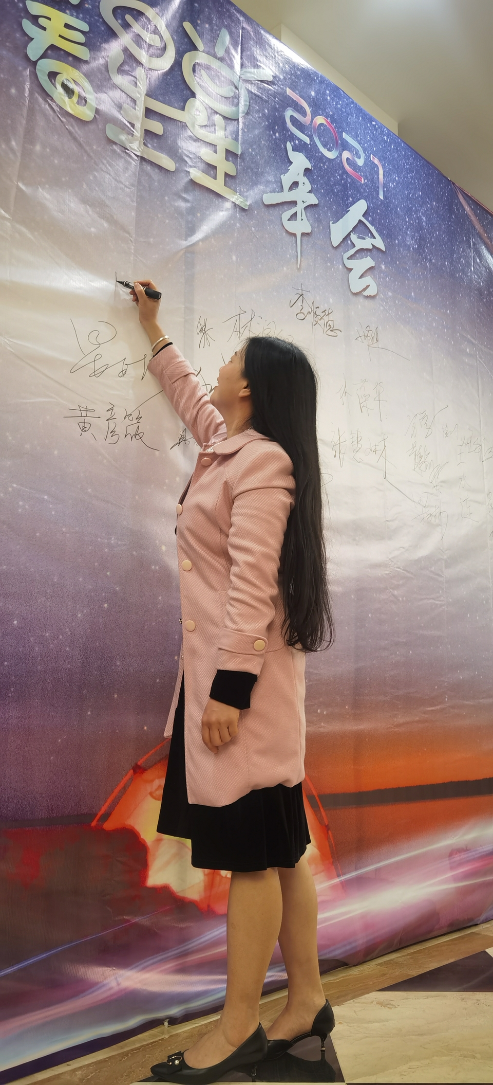 nkSoVyJj_uVN3et9oA1W3mlDu3wwWZuNi5O4sHGWPt_JsyoW0aYdBwXbgEJtf_lL