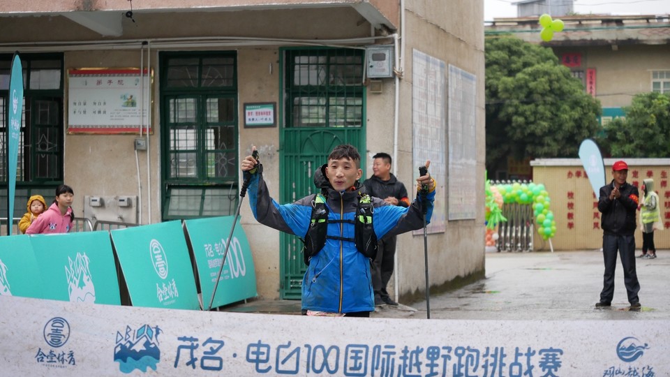 ABFC7945-55C6-4AF8-A553-539FB0F96B64