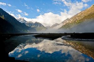 莲花湖伍须海雅拉神山穿越