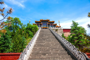 【五一3日•太原五台】（早上出发）一半佛国一半山の五台山（显通寺-塔院寺-菩萨顶）-太原晋祠-广济寺-佛光寺-钟楼街