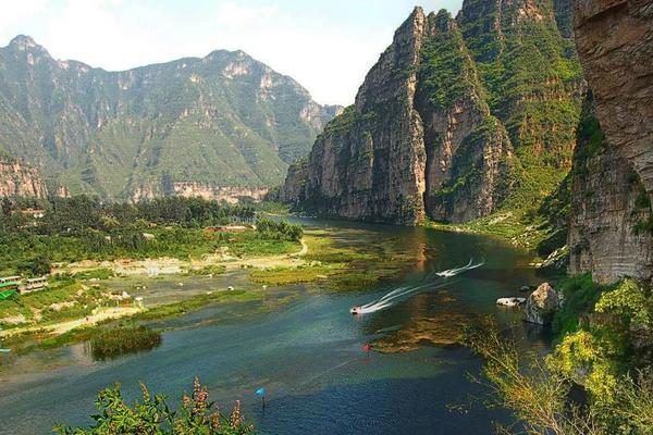 布咕鸟精选·1日游 | 十渡仙西山·玻璃栈道·探秘溶洞·观赏少数名族表演·烧烤大趴·激情漂流·纯玩1日游