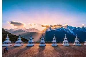 梅里雪山雨崩徒步大会 || 5.9-15【特价1880】800年历史的朝圣之路，60KM入门级徒步线路