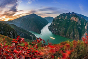 【三峡轻徒步】漫步长江三峡，船行+徒步，从上帝视角俯瞰巴楚风韵，遇见三峡最美红叶季