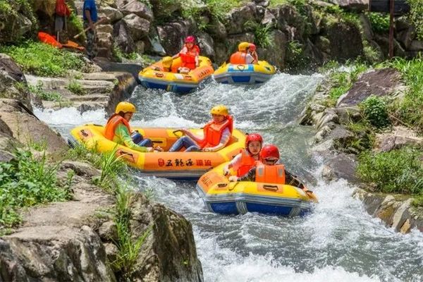 避暑清凉一夏，五龙源极限漂流+月亮湾竹筏双漂，18℃清风仙洞2日行