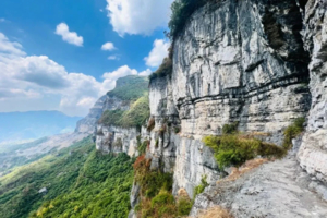 清明/五一成行（特价1580元）重庆天花板徒步5日！重庆半山崖线，华容险道，乌江龙脊，南川笋人天梯