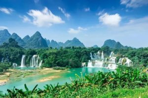 6.18【徒步广西4/5天】徒步打卡剑龙山-浩坤湖-天坑地心穿越-游鹅泉田园风光-观德天跨国瀑布