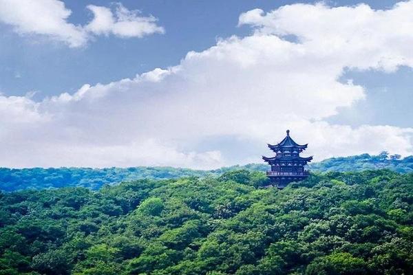 镇江南山大环徒步，穿越南山大裂谷，问道高崇寺，登顶九华山，进入南山后山腹地，探秘莲花洞