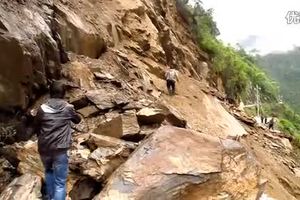 塌方地带通过事故