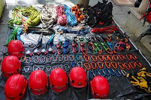 【招新培训】【11月25日(周二)】救援之技术装备（绳索、锁具、保护器等）认识与操作规范，绳结技术；