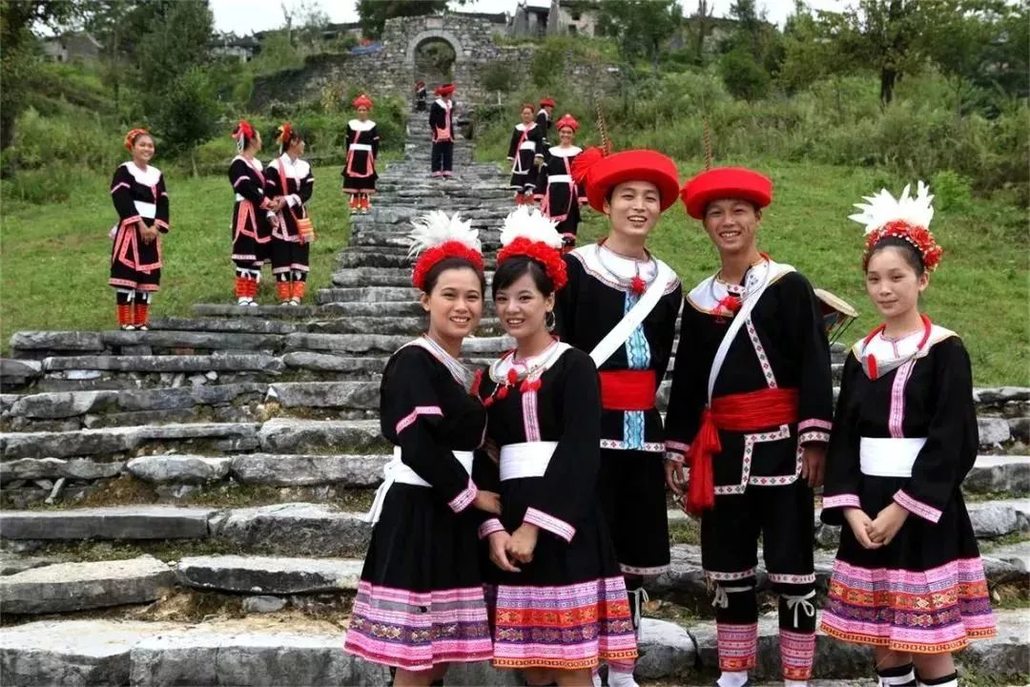 7月13-14日连州地下河奇洞探秘,南岗千年瑶寨瑶族风情两日休闲游