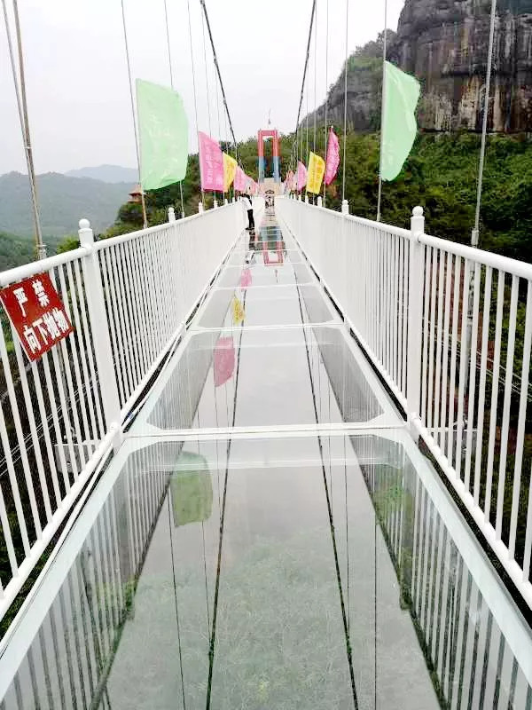27出发‖抖音爆款玻璃桥·探广东第一"7d"玻璃天桥,赏秀色丹霞地貌