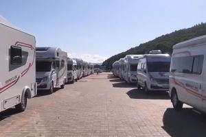 俱乐部的房车团队