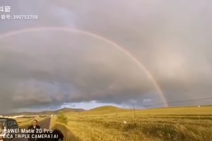 雷雨之后，便是彩虹