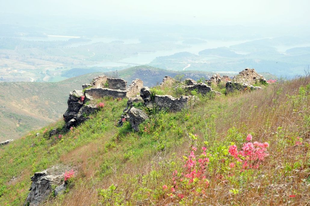 【会员特惠】2018年4月15日 访龙王尖500年古山寨 赏野杜鹃 休闲登山