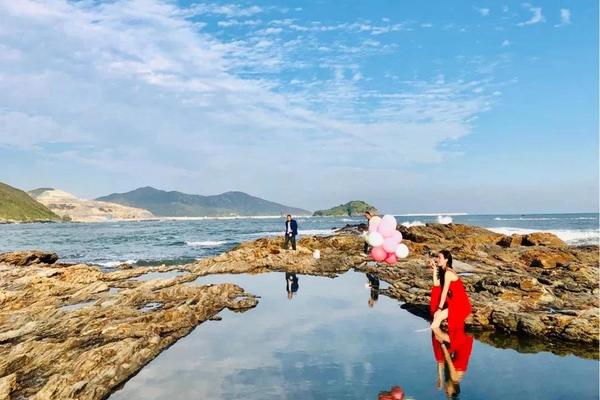 成团【美拍盐洲岛】入住一线海景房，无边泳池、沙滩烧烤、美拍彩石滩、潮玩浆板、体验帆船出海