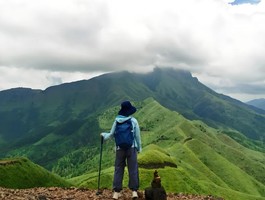 周六晚出发，登山【大小圣山】这座广西版“武功山”大小圣山，藏着你不知道的云端草原