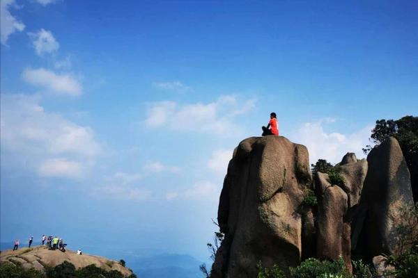 登增城最高峰牛牯嶂，行走广州顶级山脊路