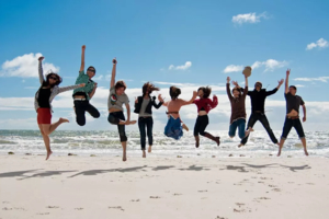 4.4【畅游双月湾2天】入住日出豪华海景房，打卡网红海景，帆船出海，探访海龟营地，徒步黑排角海岸线