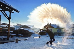 你好！大东北2-8人舒适小团丨5天4晚丨延吉+图们+长白山+雪岭+雪乡+亚雪公路+滑雪+马拉爬犁+雪地温泉+驯鹿接触